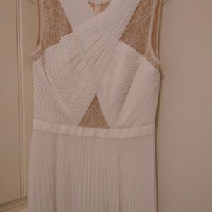 White dress BCBG MAXAZRIA size 8